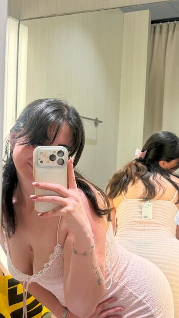 Full leaked Itsmenazli private onlyfans photo