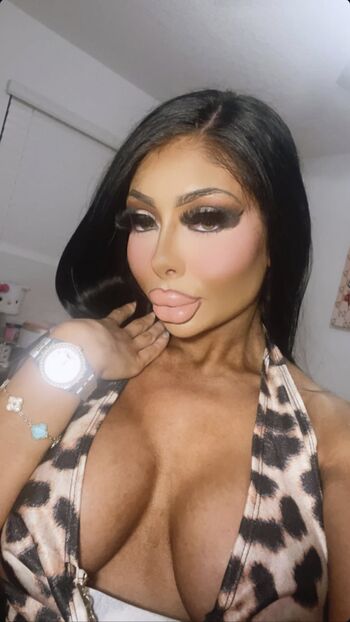 Full leaked Alia may private onlyfans photo