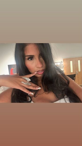 Full leaked Alondraquino private onlyfans photo