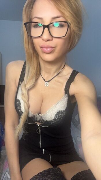 Full leaked Anysadoll private onlyfans photo