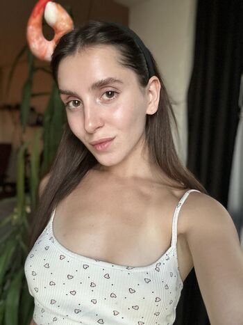 Ariana_Petite
