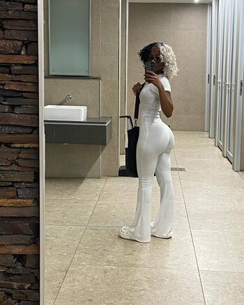 Full leaked Binky kehemetswe private onlyfans photo