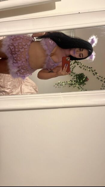 Curvy_charis