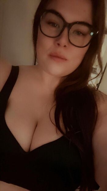 Full leaked Curvycutiexoxo private onlyfans photo