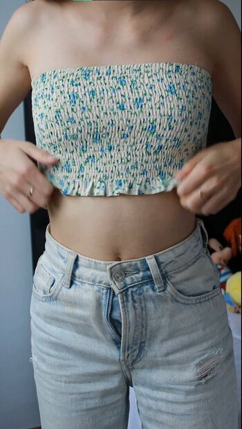 Full leaked Eeloiseevans private onlyfans photo