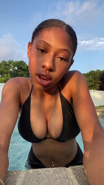 Full leaked Elyse private onlyfans photo