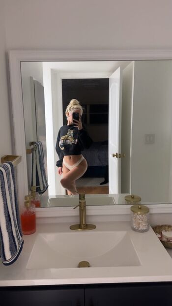 Full leaked Em marie page private onlyfans photo