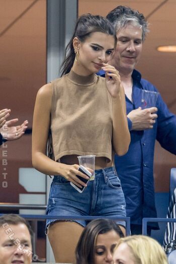 Full leaked Emily ratajkowski private onlyfans photo