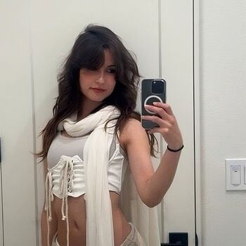 Full leaked Emilydaniellam private onlyfans photo