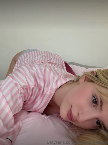 Full leaked Felicityhughes  page private onlyfans photo