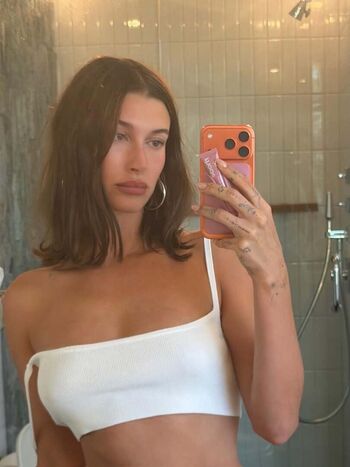 Full leaked Hailey baldwin bieber private onlyfans photo