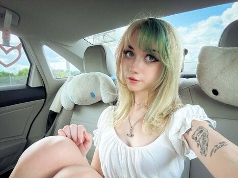 Full leaked Iluvmeww private onlyfans photo