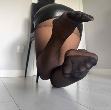 Full leaked Isiczekkk private onlyfans photo