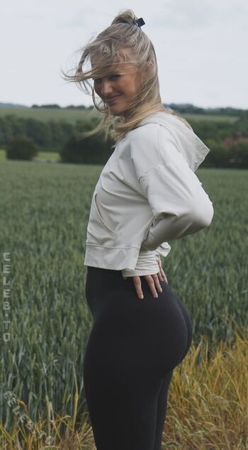 Full leaked Issy anderson page private onlyfans photo