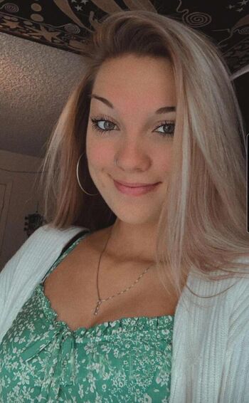 Full leaked Izziyo private onlyfans photo