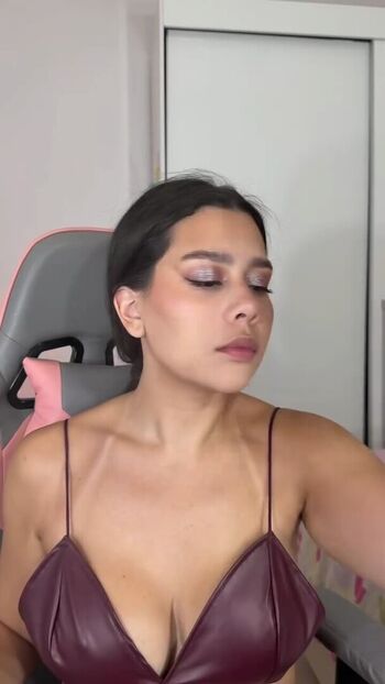 Julia Alvarenga