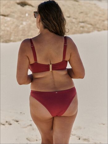 Kelly Brook