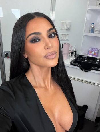Full leaked Kim kardashian private onlyfans photo