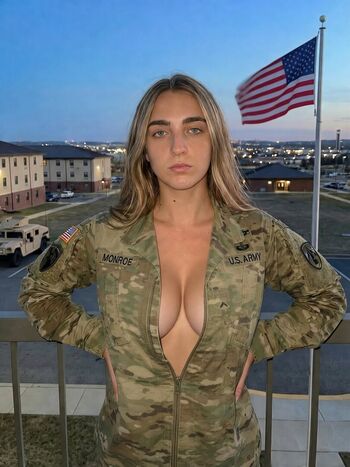laramonroe18