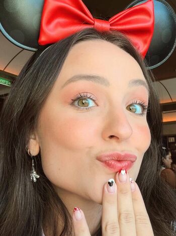 Larissa Manoela