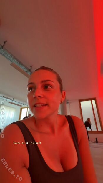 Full leaked Lea breuer private onlyfans photo