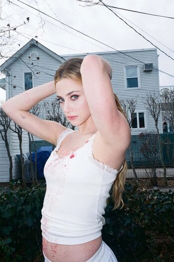Lili Reinhart