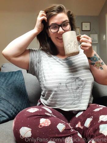 Full leaked Lipstick n lingerie private onlyfans photo