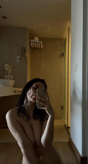 Full leaked Lustfullucy private onlyfans photo