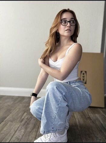 Full leaked Lyssaurora private onlyfans photo