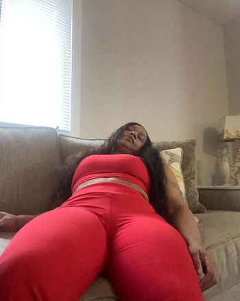 Full leaked Mature women private onlyfans photo