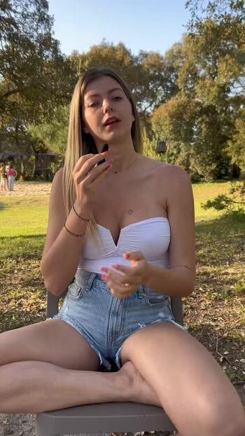 Full leaked Mel bassin private onlyfans photo