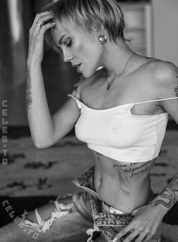 Full leaked Miri be page private onlyfans photo