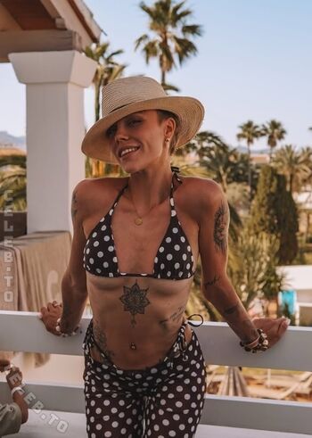 Full leaked Miri be page private onlyfans photo