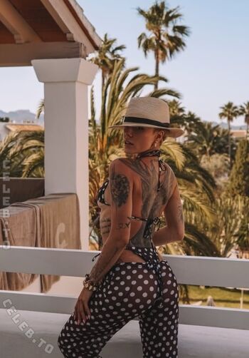 Full leaked Miri be page private onlyfans photo