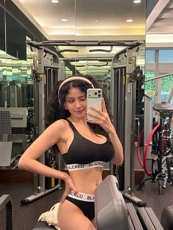 Full leaked Pokimane private onlyfans photo