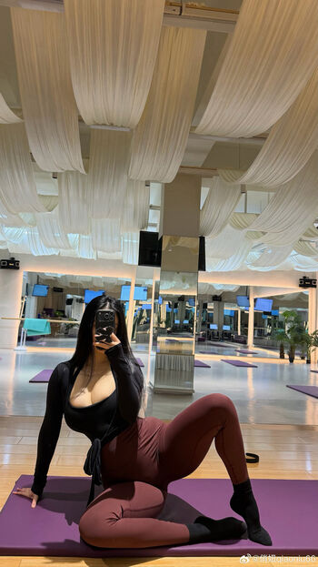 Full leaked Qiaoniutt  page private onlyfans photo