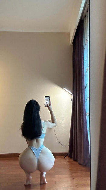 Full leaked Qiaoniutt private onlyfans photo