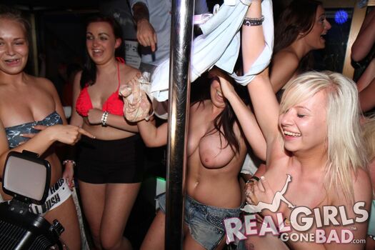 Full leaked Real girls bad private onlyfans photo