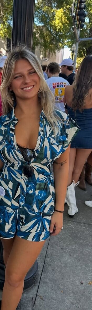 Full leaked Lynnn znyy/ private onlyfans photo