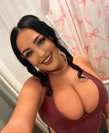Full leaked Rosiemayfendleyx private onlyfans photo