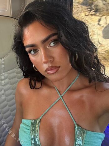 Full leaked Roxanarosuu private onlyfans photo