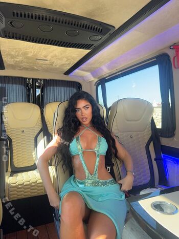 Full leaked Roxanarosuu private onlyfans photo