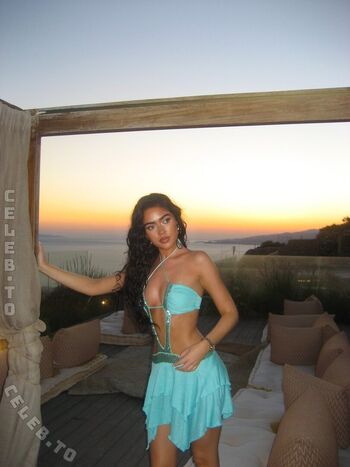 Full leaked Roxanarosuu private onlyfans photo