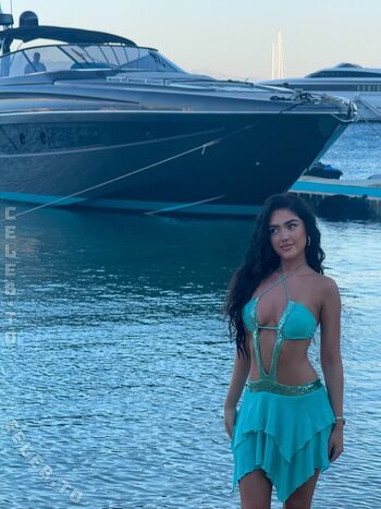 Full leaked Roxanarosuu private onlyfans photo