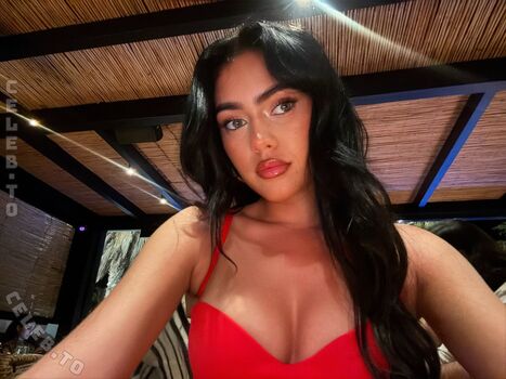 Full leaked Roxanarosuu private onlyfans photo