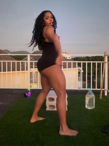 Full leaked Rudegalcrooks private onlyfans photo