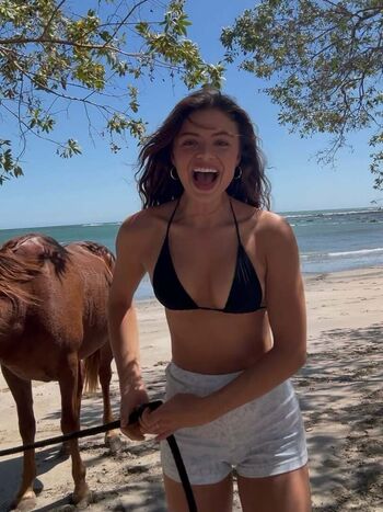 Full leaked Soykarengoncalves private onlyfans photo