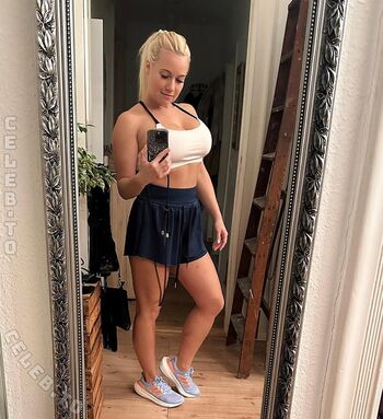 Full leaked Steffi landerer private onlyfans photo