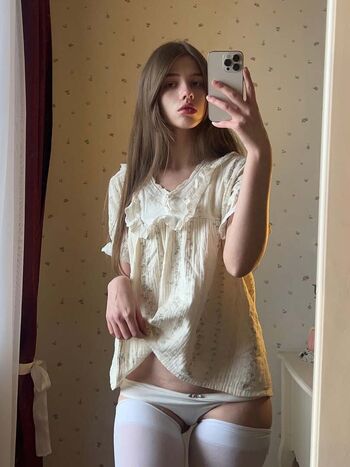 Full leaked Elizzle/ private onlyfans photo