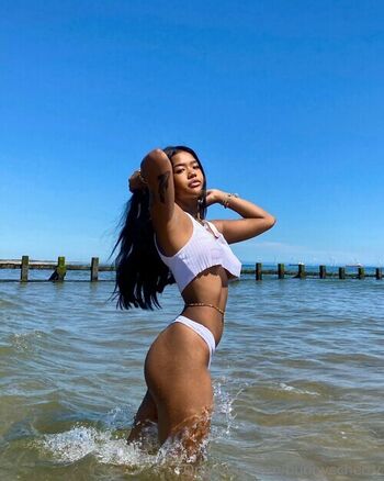 Full leaked Thai girls private onlyfans photo